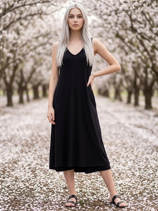 Terra & Sky Dresses & Skirts - Terra & Sky NWT Black Sleeveless V-Neck Maxi Dress